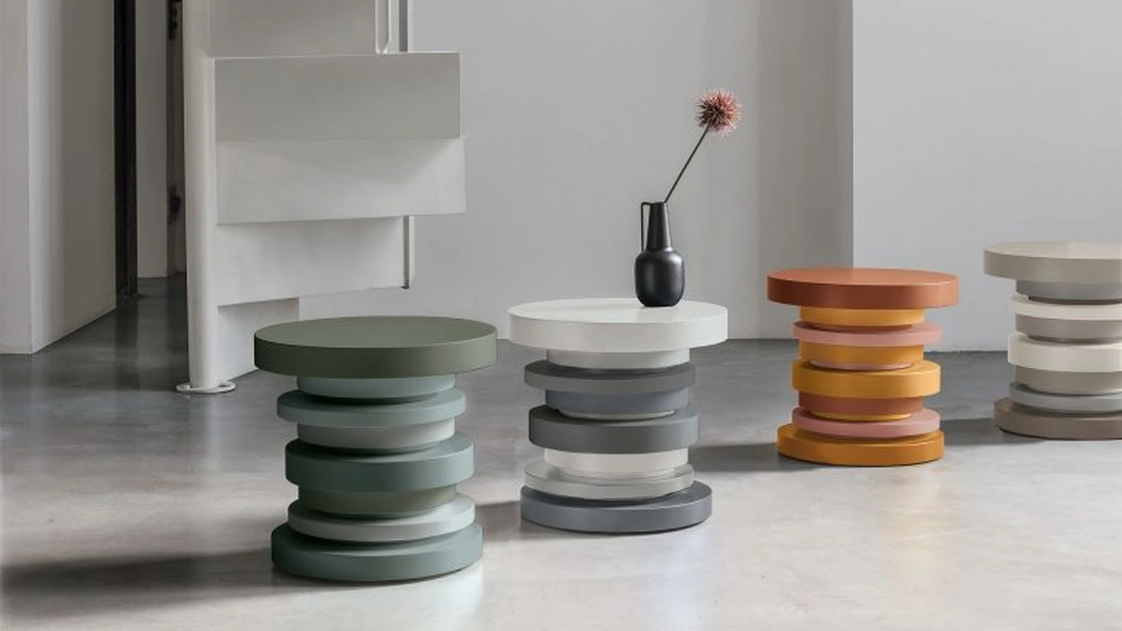 Tavolino di design 33 laccato vari colori di Tomasella