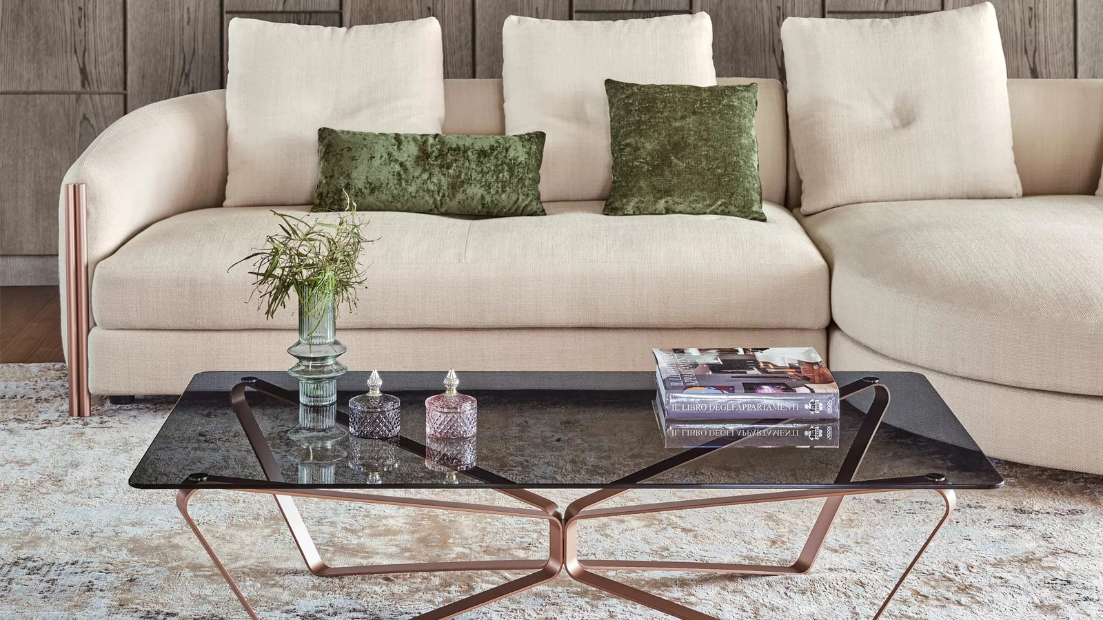 Tavolino Loop con top in cristallo e base in acciaio laccato di Bontempi