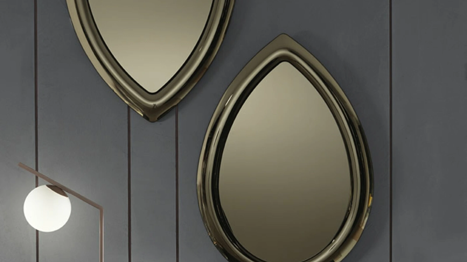 Specchio a goccia con cornice in cristallo Petalo di Riflessi