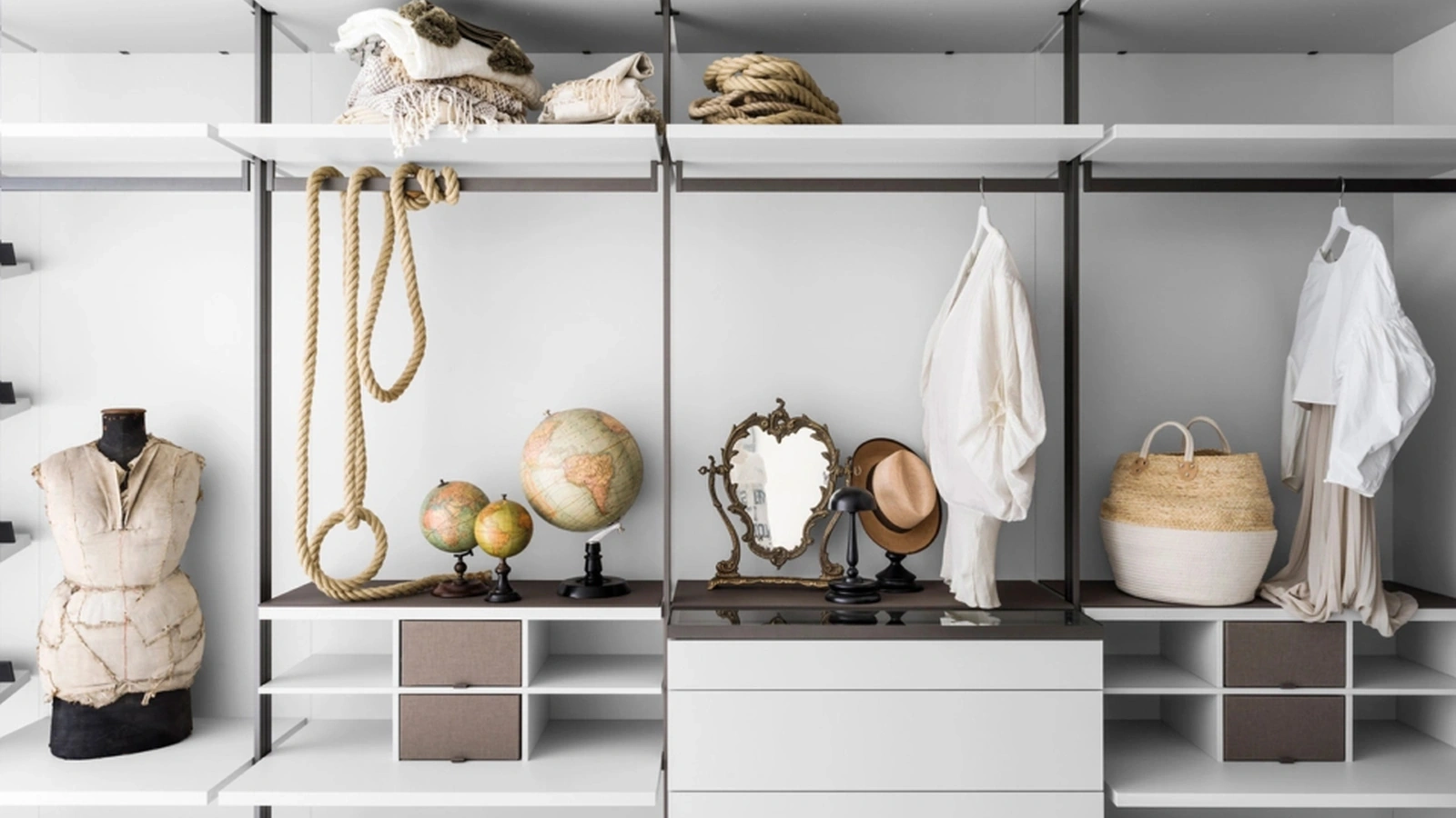 Cabina Armadio a Vista Freedhome di Caccaro