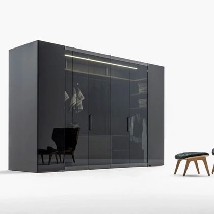 Cabina Armadio Freedhome compatta autoportante in vetro e laccato nero lucido Camerino Vetro di Caccaro