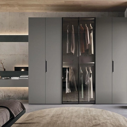 Armadio con ante battenti in laccato e vetro Comp 383 di Mobilgam