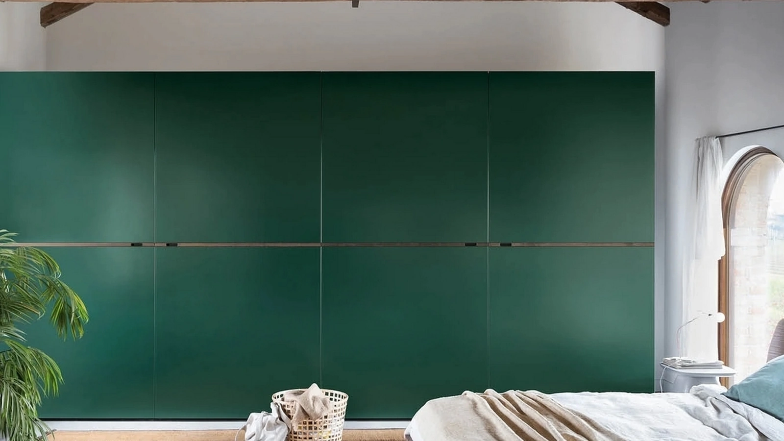 Armadio Middle con anta complanare scorrevole di Novamobili