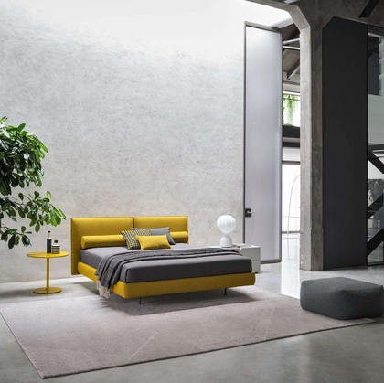 Letto in tessuto con testiera Logan di Twils