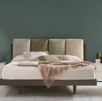 Letto con testiera imbottita Nikki di Tomasella