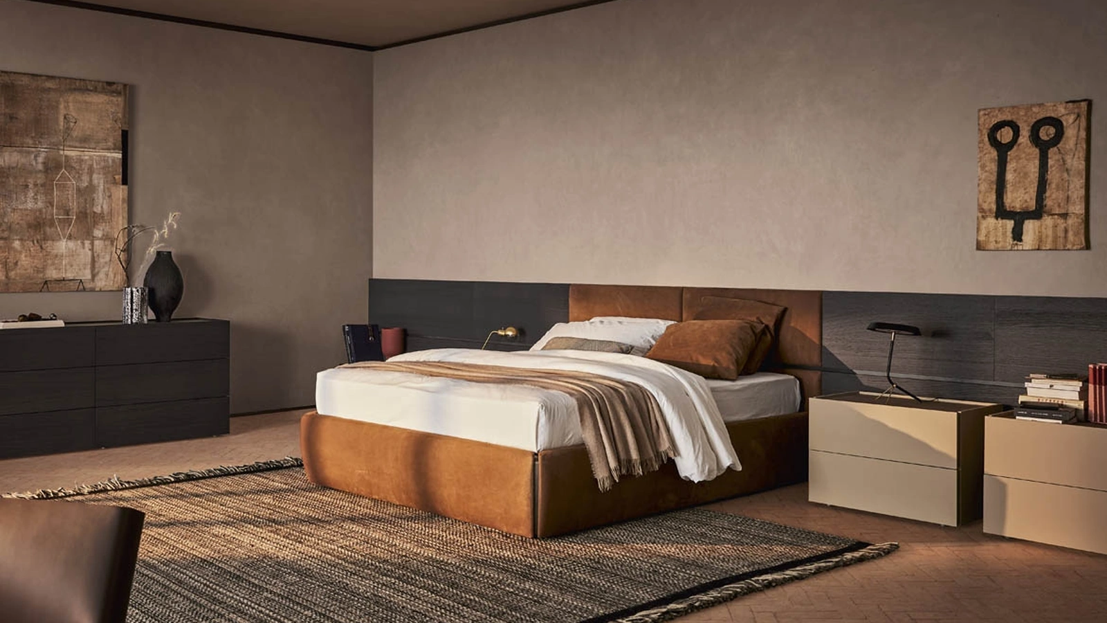 Letto Sommier in pelle con Boiserie in Legno di Pianca