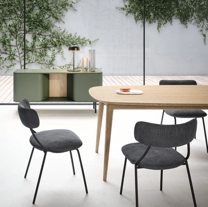 Madia Bay in laccato opaco di Novamobili