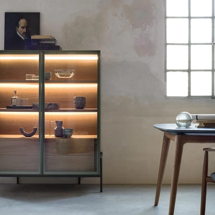 Madia Alta Belt 01 in vetro e legno di Novamobili