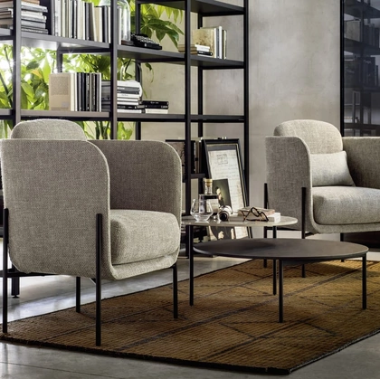 Poltroncina Haiku in tessuto imbottito di Novamobili