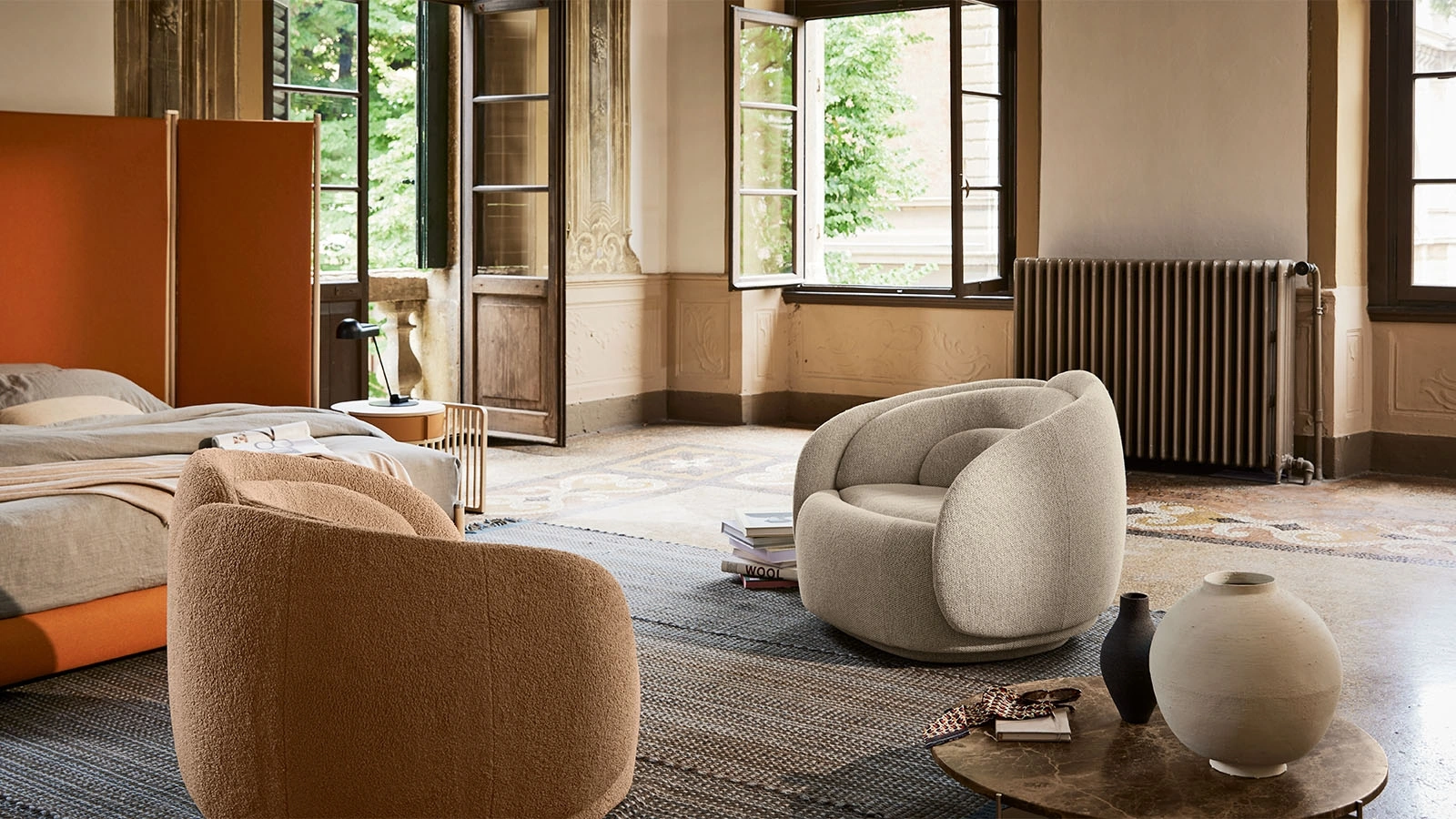 Poltroncina Peonia in tessuto imbottito di Pianca