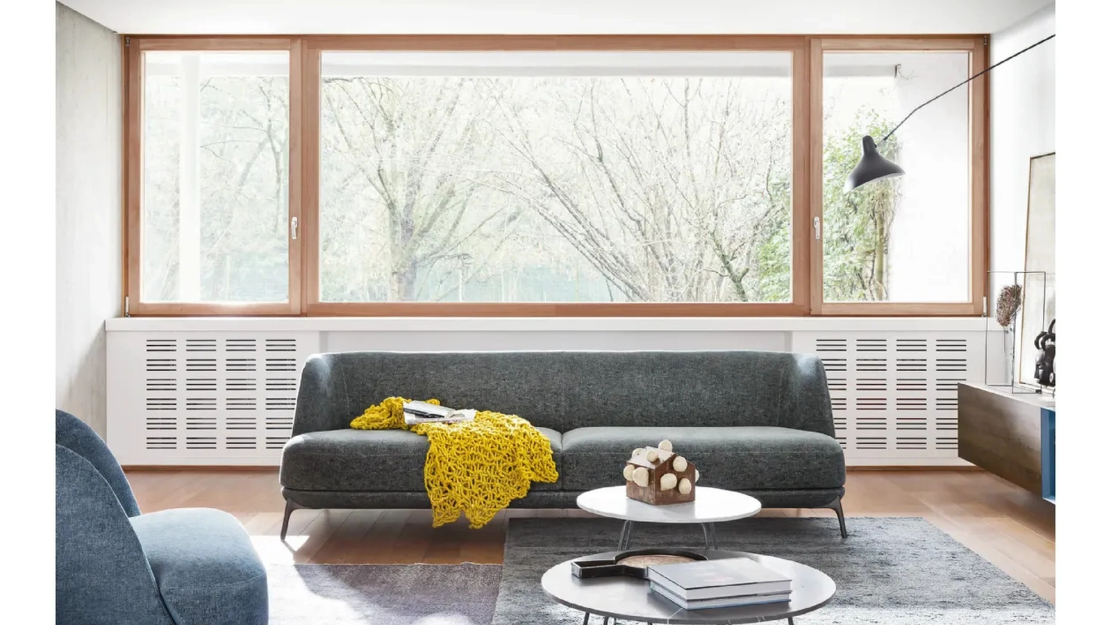 Divano lineare Velvet in tessuto di Novamobili