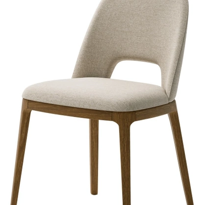 Sedia Ada in tessuto imbottito con struttura in legno di frassino di Veneta Cucine