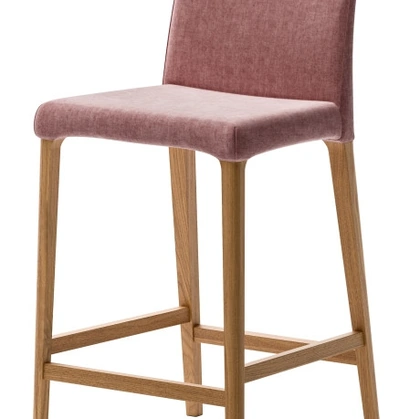 Sgabello Anna in tessuto con struttura in frassino di Veneta Cucine