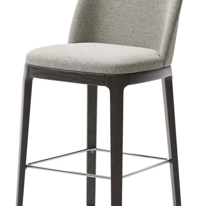 Sgabello Augusta in tessuto con struttura in frassino di Veneta Cucine