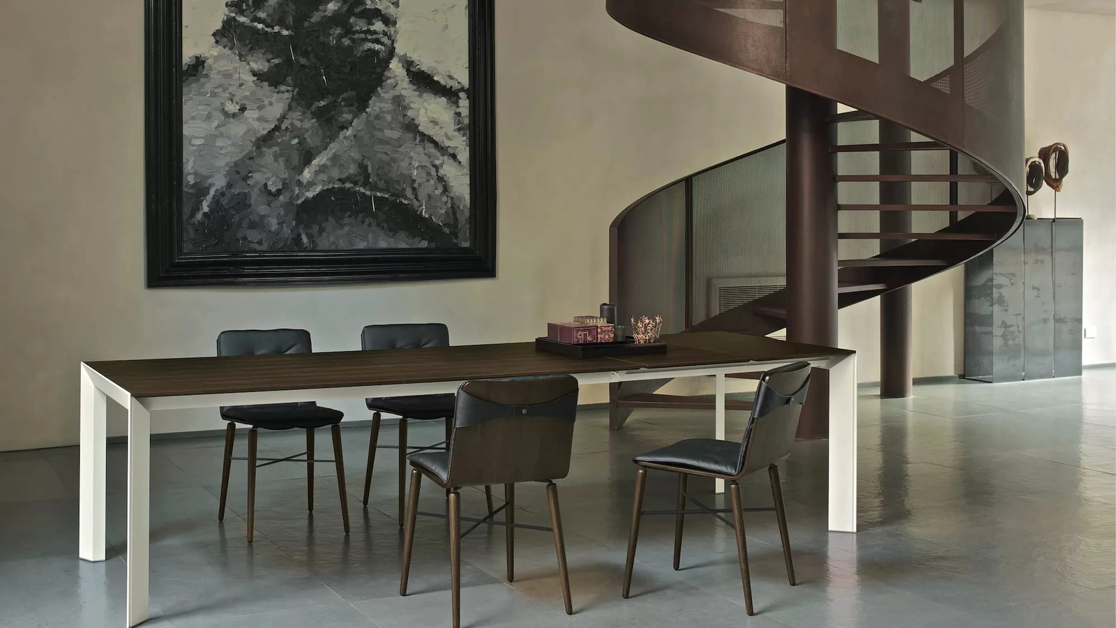 Sedia Kate con monoscocca in legno con o senza cuscino trapuntato e gambe in legno massello di Bontempi