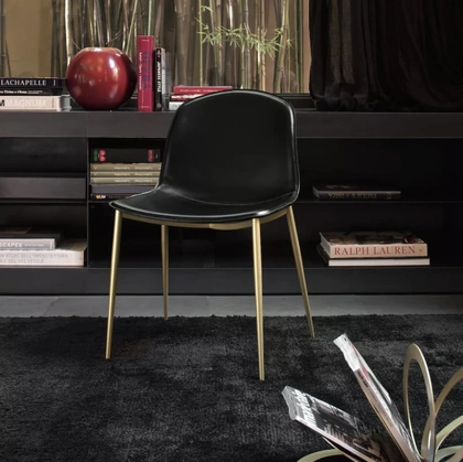 Sedia in pelle Seventy di Bontempi