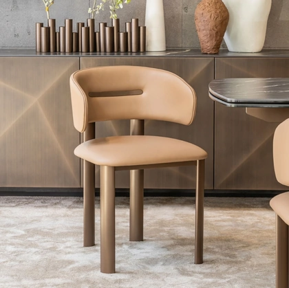 Sedia di design in pelle Velvet di Riflessi