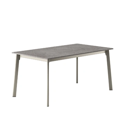 Tavolo Ares con piano in laminato e base in metallo di Veneta Cucine