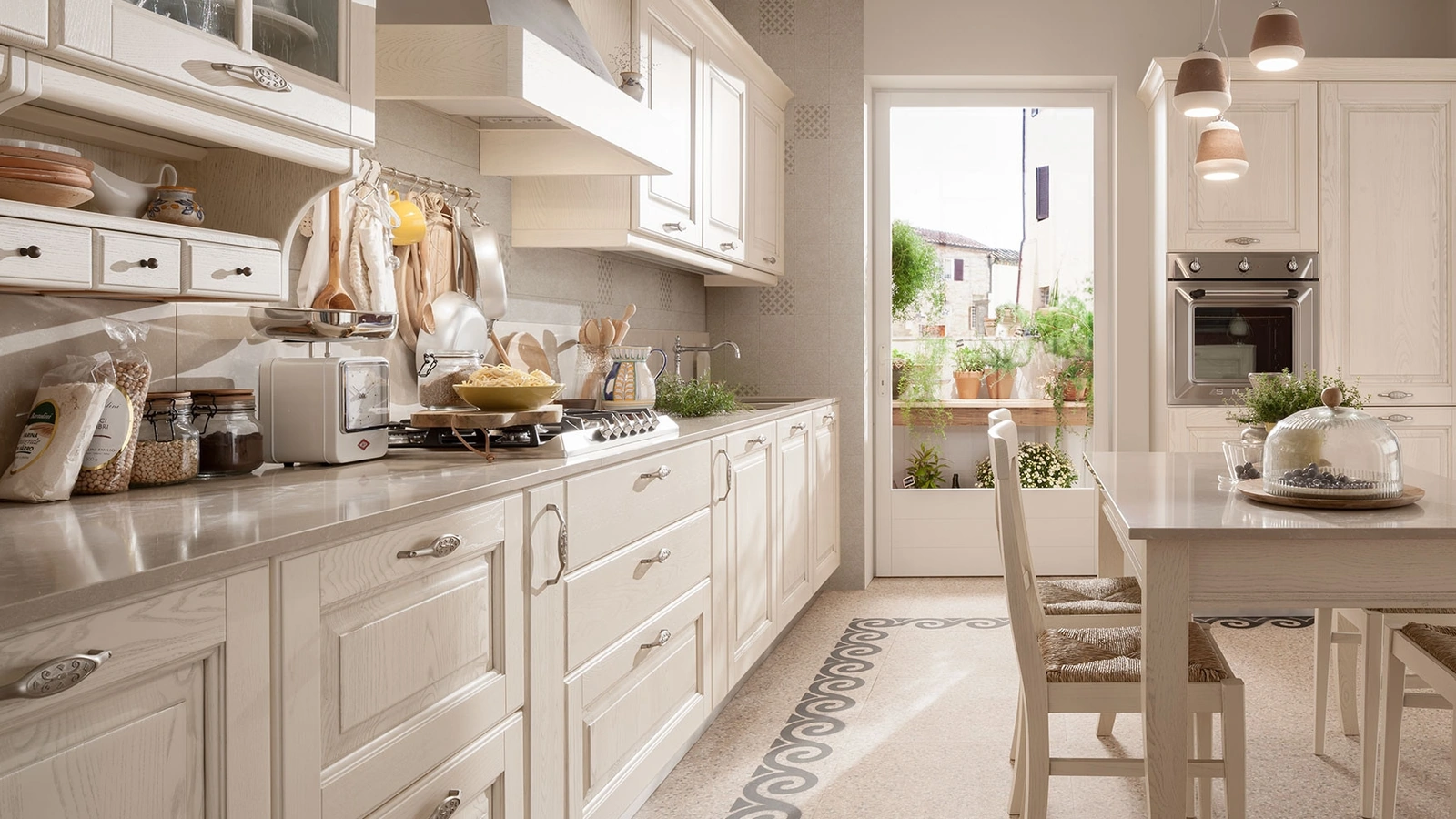 Cucina Classica ad angolo Memory 03 in legno laccato Bianco Antico di Veneta Cucine